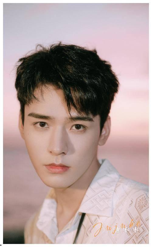 龚俊热巴最新爆料消息图片,甜蜜互动引粉丝热议，幕后故事曝光！”