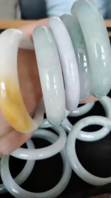 怎么看手镯毛坯片料好坏,甄别手镯毛坯片料优劣的秘诀解析